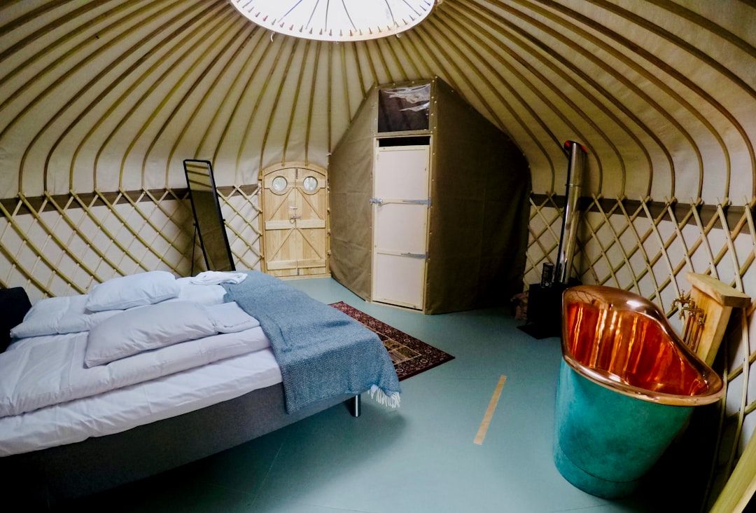 Dome vs Yurt: Stargazing vs Cosy — Which to Choose